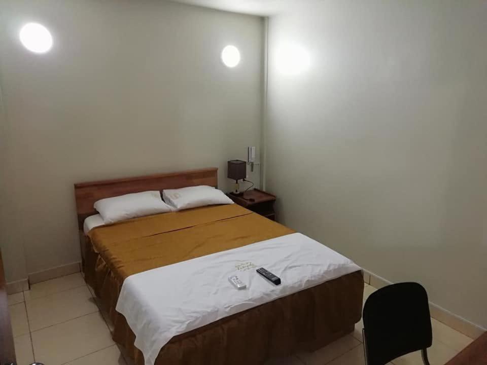 Готель Tarapoto Hostal *** Ікітос Екстер'єр фото