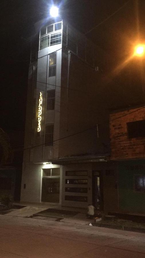 Готель Tarapoto Hostal *** Ікітос Екстер'єр фото